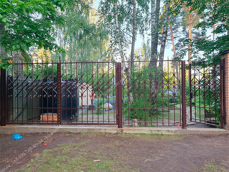 Кованые ворота Арт.ВХК-112 купить в Москве
